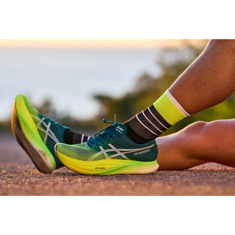 INCYLENCE ULTRALIGHT STRIPES V2 BLACK CANARY-Socks-INCYLENCE-Malaysia-Singapore-Australia-Hong Kong-Philippines-Indonesia-Bigbigplace.com